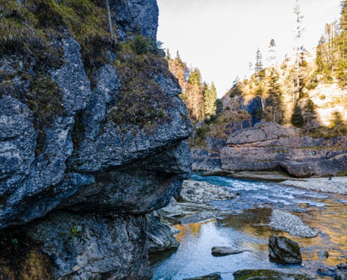 Exkursion Ammerschlucht Scheibum: Felsnase und Kolk in der Ammerschlucht (Drohnenaufnahme)