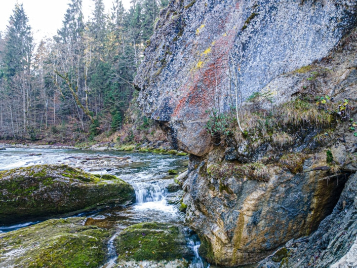Exkursion Ammerschlucht Scheibum: Schichtrippen am Durchbruch (Drohnenaufnahme)
