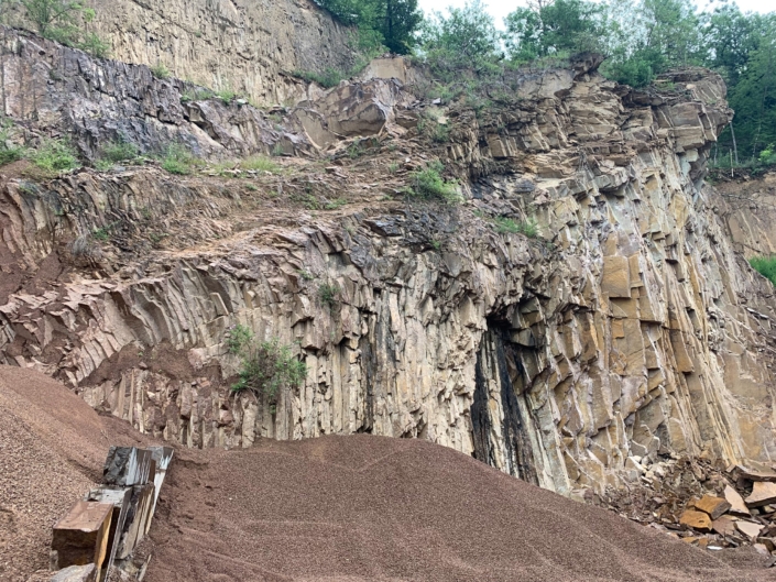 Exkursion Südtirol: Porphyrsteinbruch Montiggl Exkursion Südtirol: Porphyrsteinbruch Montiggl