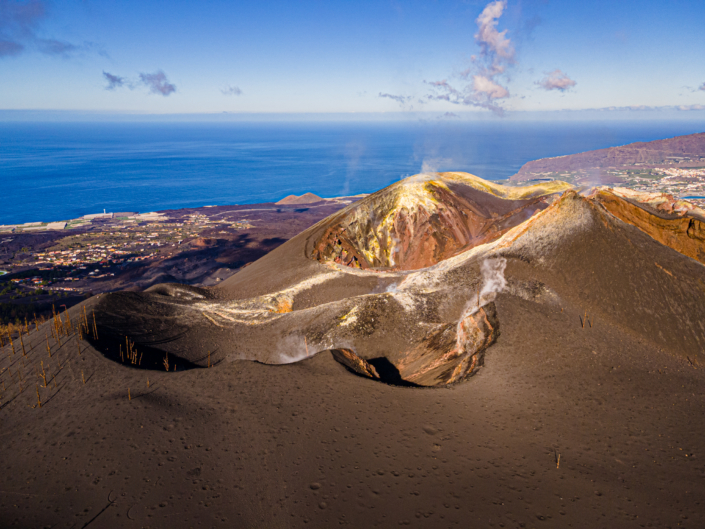 Tajogaite mit Blick auf den Atlantik Tajogaite mit Blick auf den Atlantik (La Palma)