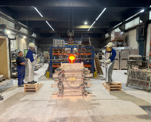 Gussformen für das Stadtmodell Schrobenhausen in der Werkhalle der Gießerei Gugg in Straubing